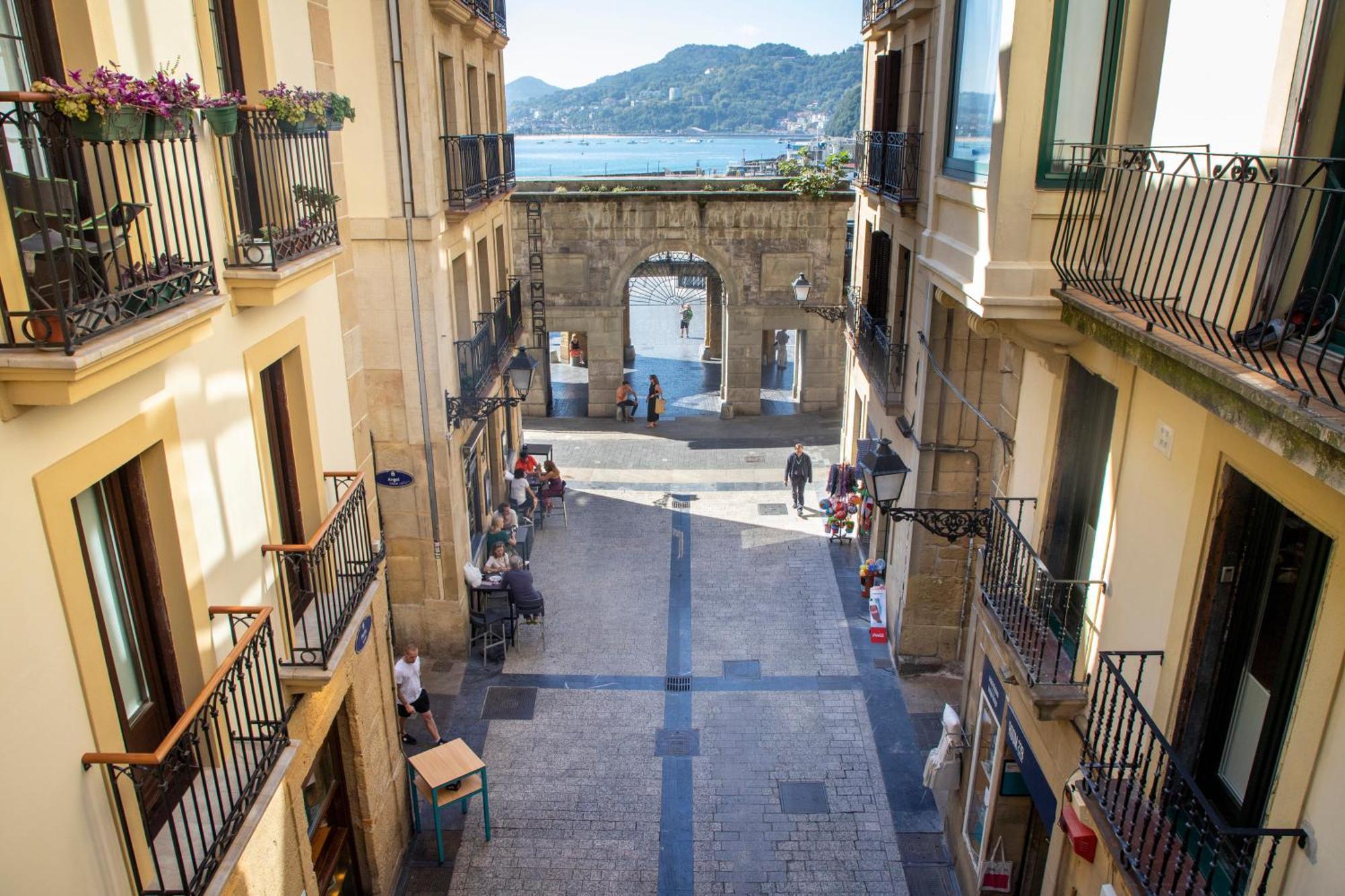 Old Town Homestay San Sebastian Exterior photo